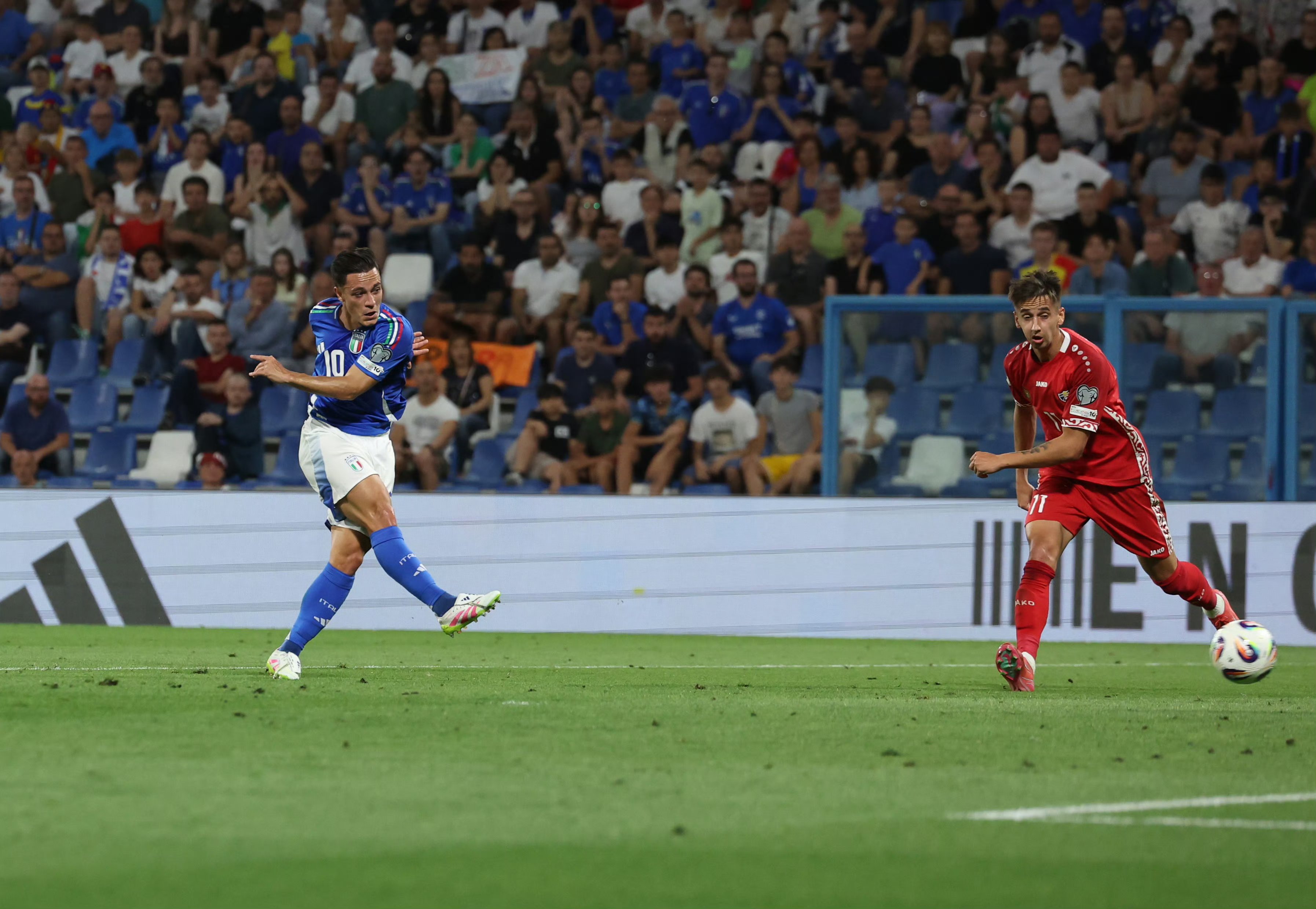 LOL-意甲倒计时，葡萄牙体育关键时刻外线爆发，细节引发关注，目标明确，身体对抗强度拉满的简单介绍