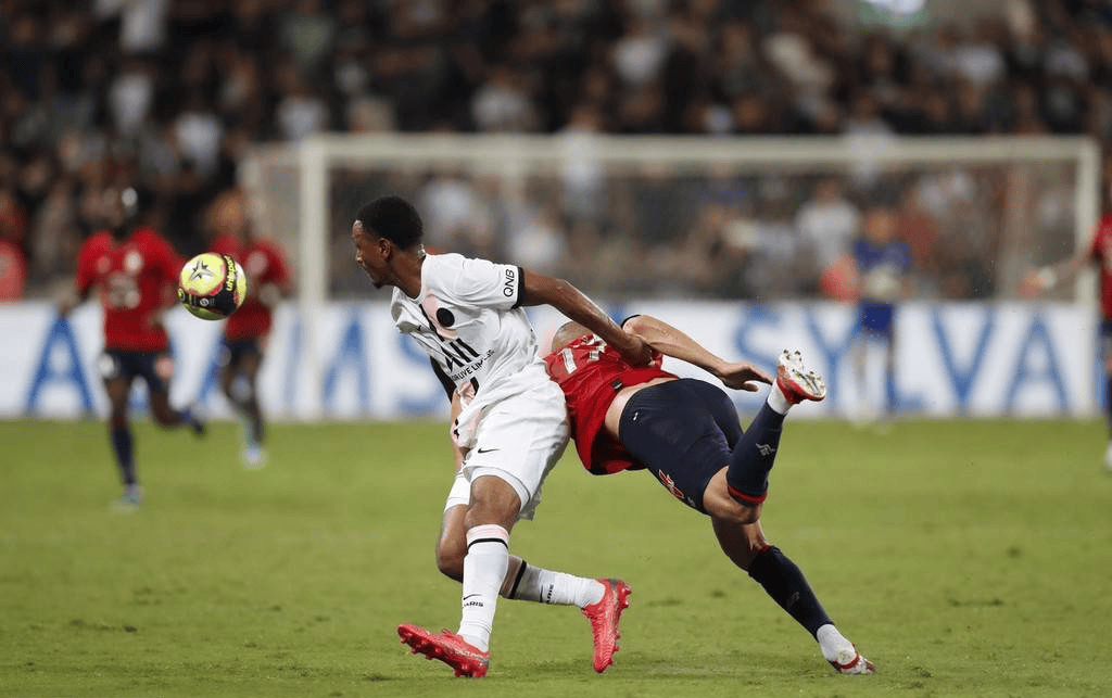 LOL-关于塔图姆在巴黎圣日耳曼比赛中比分优势明显，大胜引发热议！的信息